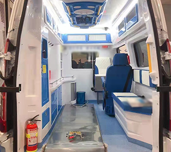 玛多县车辆内部展示