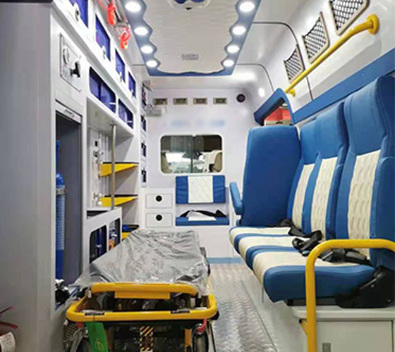 玛多县车辆内部展示