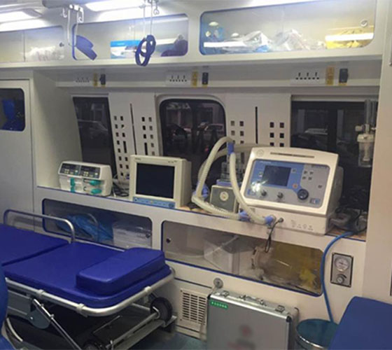 玛多县车辆内部展示